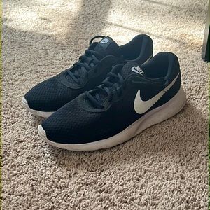 Nike Runners/Workout Shoes Black and White